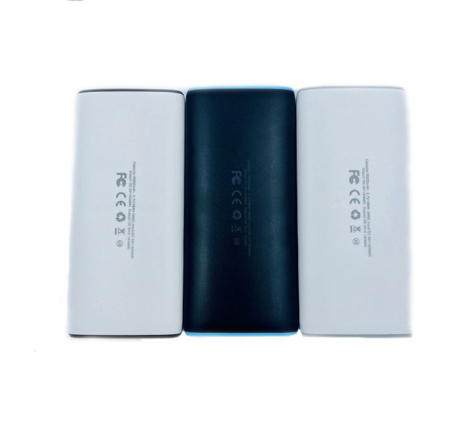 Power Bank UKR 30000 mAh для зарядки смартфонов, планшетов и USB-устройств в дороге