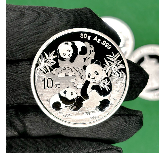Серебряная монета 10¥ Китайская Панда 30г 2025