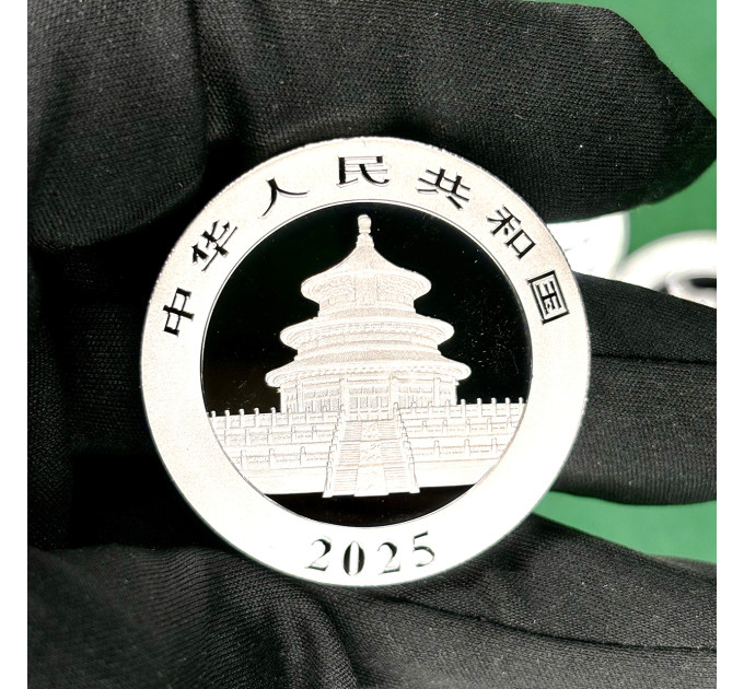 Серебряная монета 10¥ Китайская Панда 30г 2025