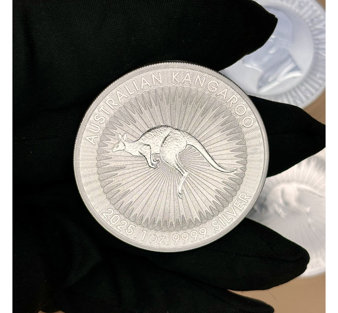 Серебряная монета $1 Australian Kangaroo 2025 — 1 унция, Ag9999