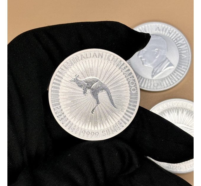 Серебряная монета $1 Australian Kangaroo 2025 — 1 унция, Ag9999