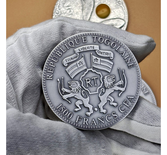 Монета серебряная Того Лунная Змея 2013 2 унции Ag 999 1500₣