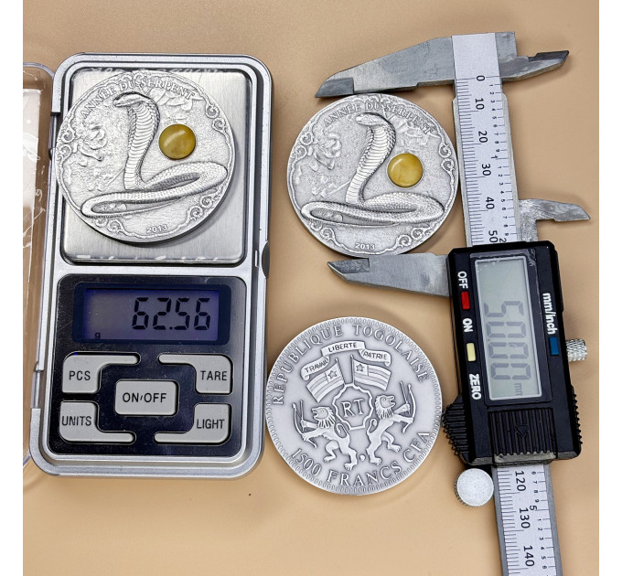 Монета серебряная Того Лунная Змея 2013 2 унции Ag 999 1500₣