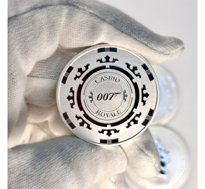 Серебряная монета 1$ Агент 007 «Казино Рояль» 1 oz 2023 Тувалу