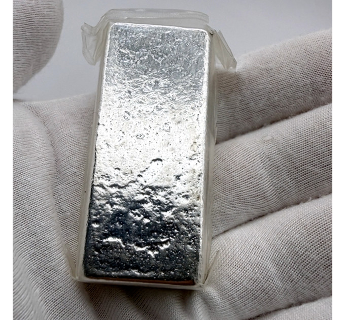 Серебряный слиток UMICORE 250 г .999 — инвестиционное серебро банковского стандарта